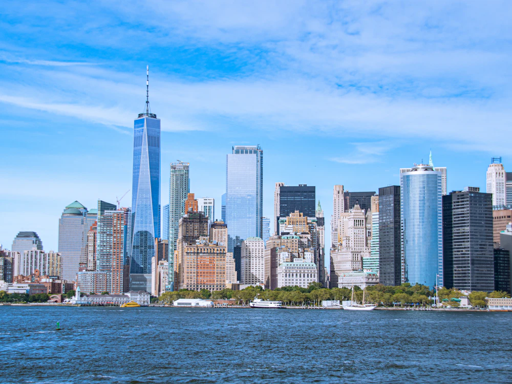 One World Trade Center and the Lower Manhattan skyline seen from the water